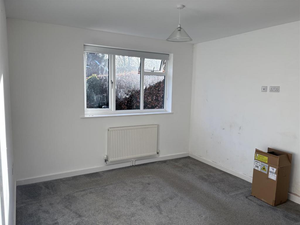 Pereers Bedroom 1 2 sunny.jpg
