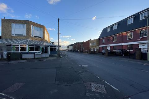 1 bedroom flat for sale, Creek Road, Hayling Island