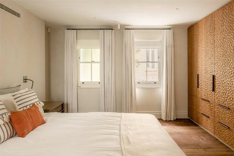 undefined, Pembridge Mews, Notting Hill, London, W11