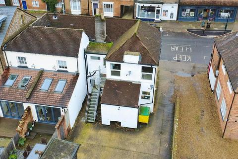 undefined, High Street, Kings Langley WD4