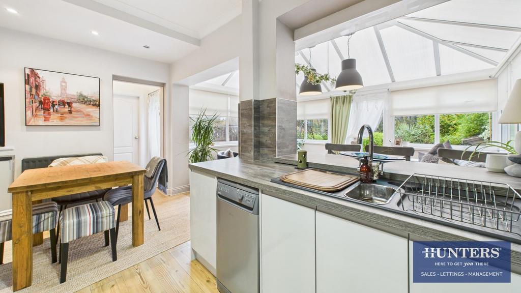Kitchen/Dining Room