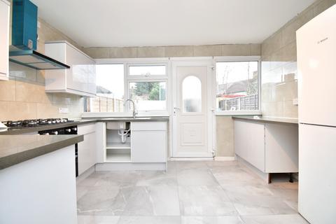 3 bedroom terraced house to rent, Langley Crescent, Dagenham RM9