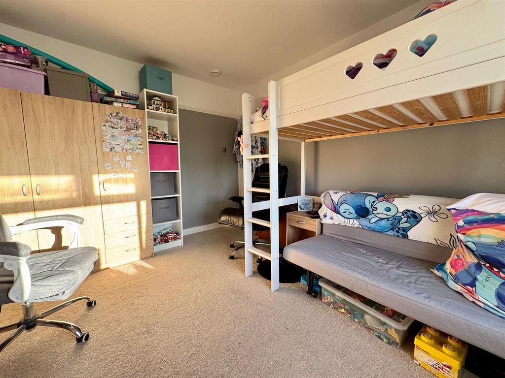 Bedroom 3 , 2.jpg