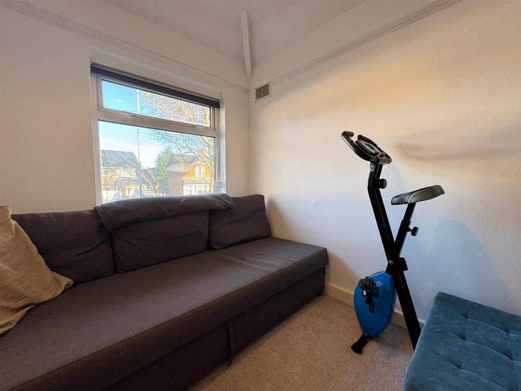 Bedroom 4.jpg