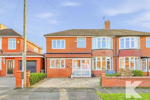 8 Beech Avenue, Chadderton OL1 2RD