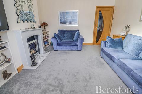 2 bedroom semi-detached house for sale, Kimpton Avenue, Brentwood, CM15