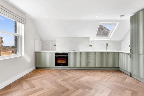 3 bedroom flat for sale, Ribblesdale Road, London, N8