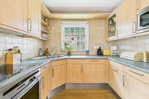 2 bedroom ground floor flat for sale, Grosvenor House, Ambrose Place, Worthing, BN11 1PZ
