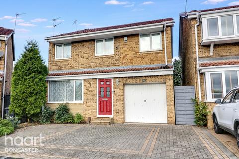 4 bedroom detached house for sale, Cedar Road, Balby, Doncaster