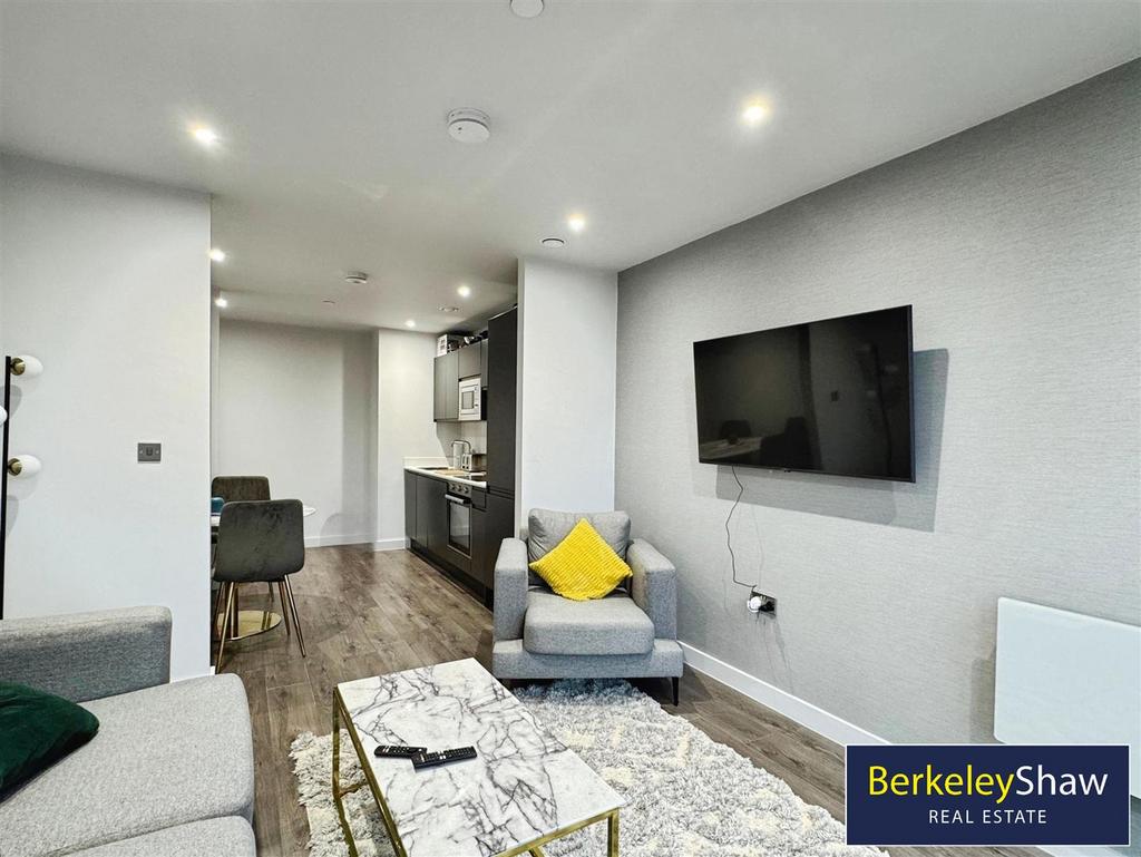 Kitchen diner/living area (5)