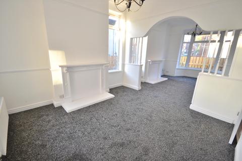 2 bedroom terraced house to rent, Park Grove, Hull HU9