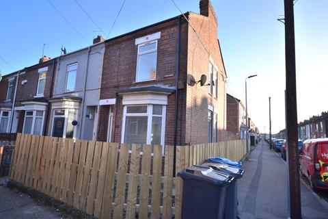 2 bedroom terraced house to rent, Park Grove, Hull HU9