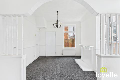 2 bedroom terraced house to rent, Park Grove, Hull HU9