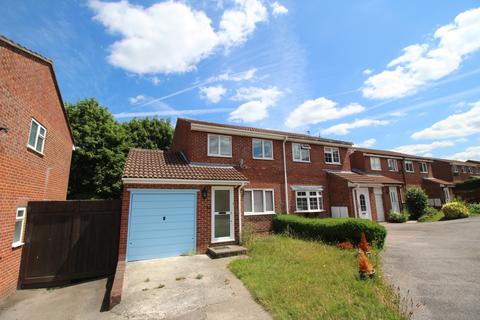 Ellington Drive, Hampshire RG22