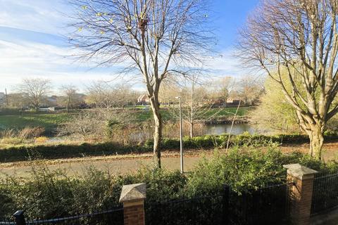 2 bedroom apartment to rent, Linen Court, Salford