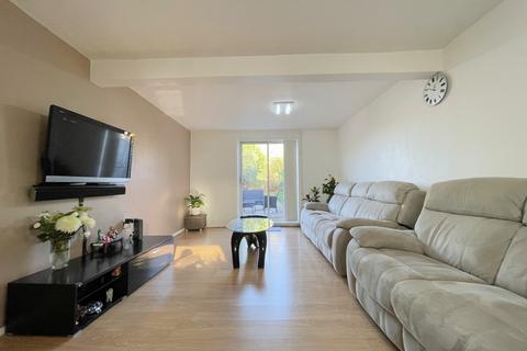 3 bedroom terraced house for sale, Coleman Road, Leicester LE5