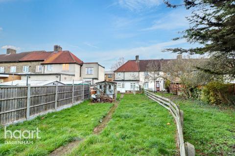 3 bedroom end of terrace house for sale, Wood Lane, Dagenham