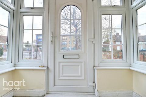 3 bedroom end of terrace house for sale, Wood Lane, Dagenham