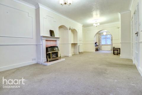 3 bedroom end of terrace house for sale, Wood Lane, Dagenham