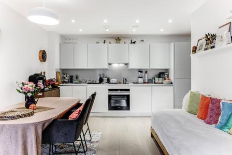 2 bedroom apartment for sale, Archway Road, Highgate