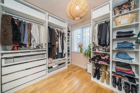 undefined, Strand Drive, Kew TW9