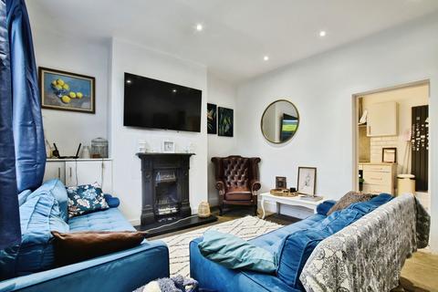 2 bedroom end of terrace house for sale, Great King Street, Macclesfield SK11
