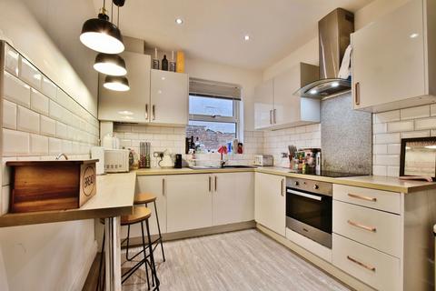 2 bedroom end of terrace house for sale, Great King Street, Macclesfield SK11