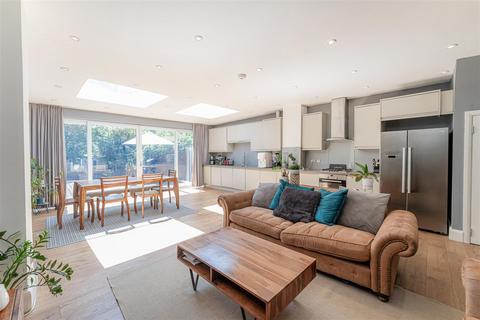 undefined, Upsdell Avenue, London, N13