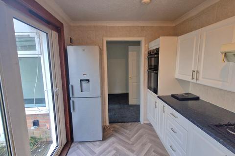 3 bedroom semi-detached house to rent, Ledmore Place, Falkirk FK1