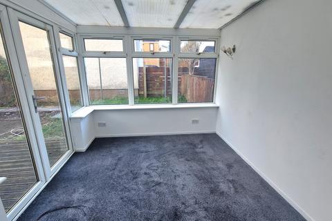 3 bedroom semi-detached house to rent, Ledmore Place, Falkirk FK1