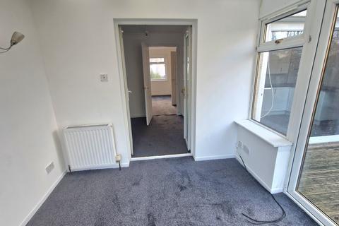3 bedroom semi-detached house to rent, Ledmore Place, Falkirk FK1