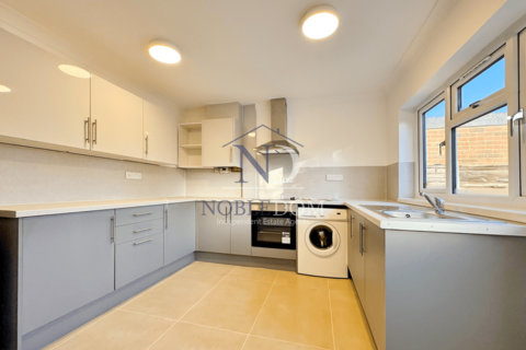 undefined, West Drayton, UB7