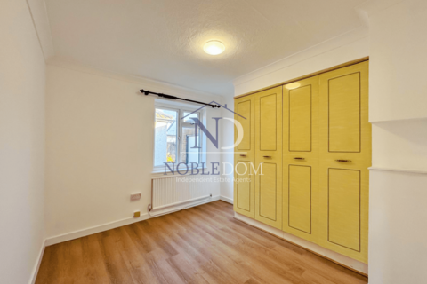 3 bedroom detached bungalow to rent, West Drayton, UB77PZ