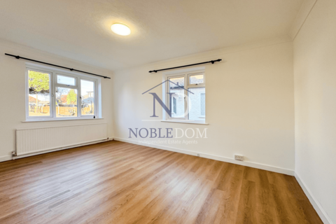 3 bedroom detached bungalow to rent, West Drayton, UB77PZ