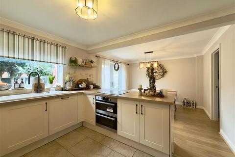 4 bedroom detached house for sale, Excelsior Gardens, Duston NN5