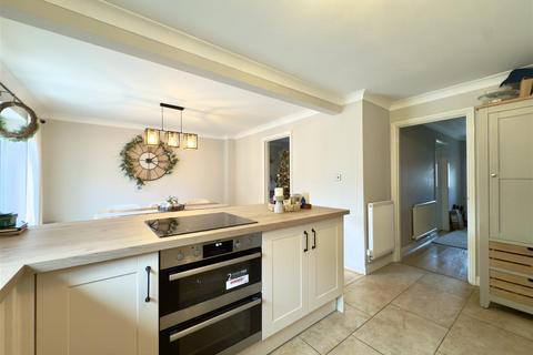 4 bedroom detached house for sale, Excelsior Gardens, Duston NN5