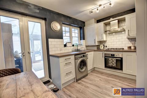 2 bedroom terraced house for sale, Clockstand Close, Roker