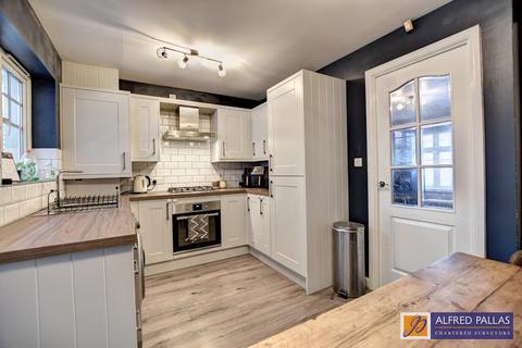 2 bedroom terraced house for sale, Clockstand Close, Roker
