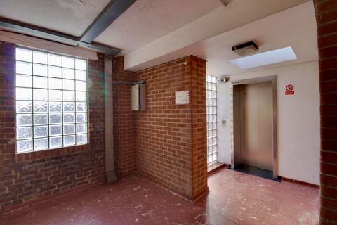 2 bedroom flat for sale, Homerton Road, London E9