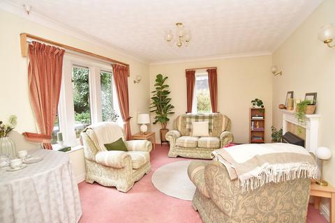 2 bedroom retirement property for sale, Harlow Manor Park, Harrogate, HG2