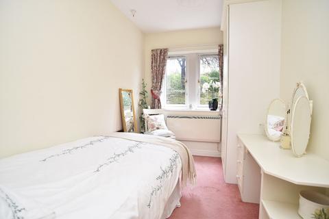 2 bedroom retirement property for sale, Harlow Manor Park, Harrogate, HG2