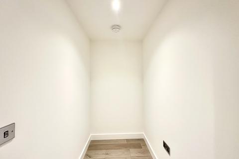 2 bedroom flat to rent, 62 Cal Thorpe Street , London WC1X