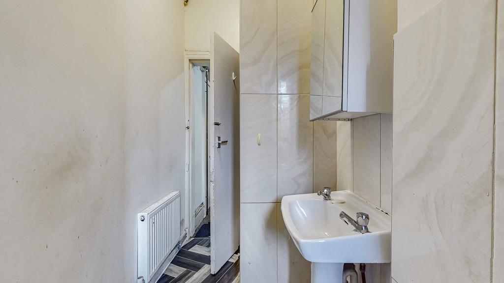 18-web-or-mls-2 Clifford Place Flat 1.4 17