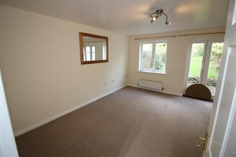 2 bedroom end of terrace house to rent, Harebell Close, Saltash