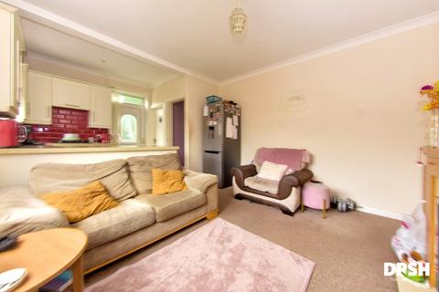 undefined, The Avenue, Outwood