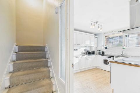 3 bedroom flat to rent, Morley Street, Waterloo