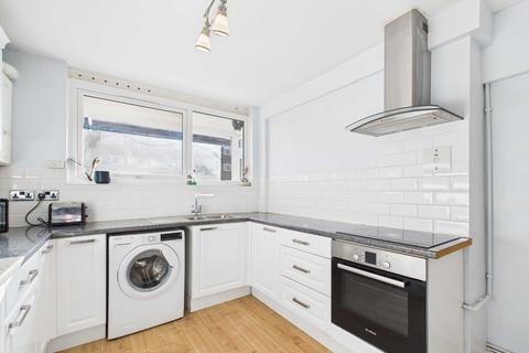 3 bedroom flat to rent, Morley Street, Waterloo
