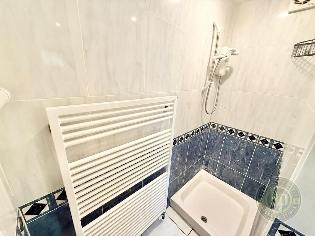 En Suite Shower