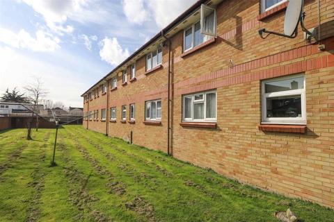 1 bedroom apartment for sale, Magnolia Court, Auriol Drive, Uxbridge, UB10