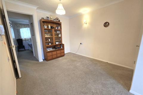 1 bedroom apartment for sale, Auriol Drive, Uxbridge, Greater London, UB10